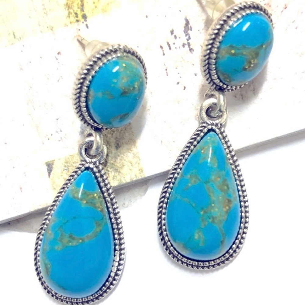✅🌹Traditional Silver Turquoise dangle earrings.